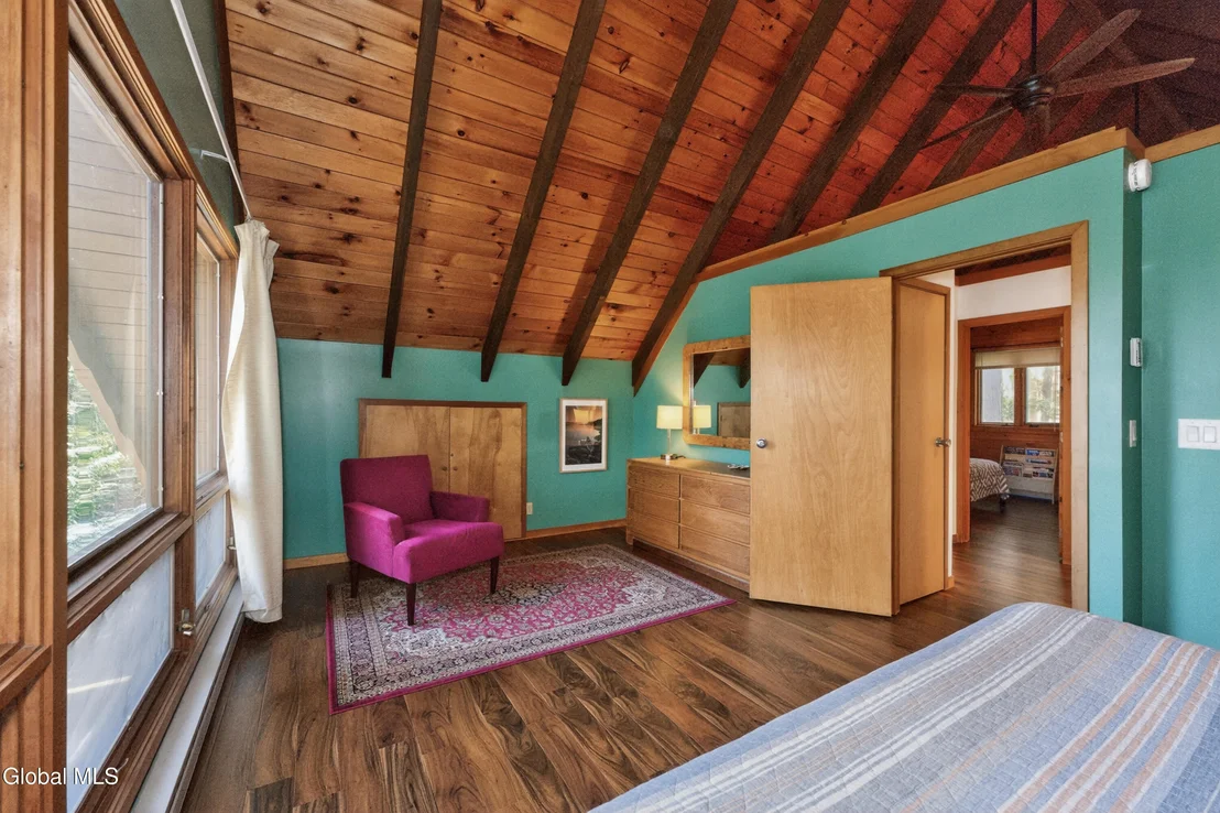 Photo of 55 Lakeview Drive