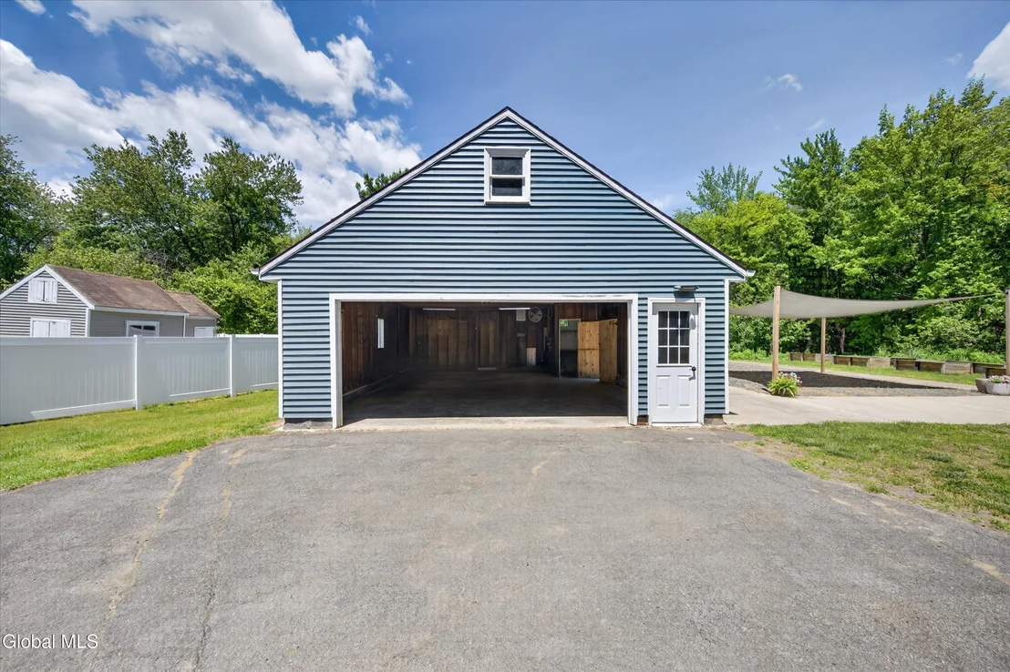 Photo of 162 Clamsteam Road