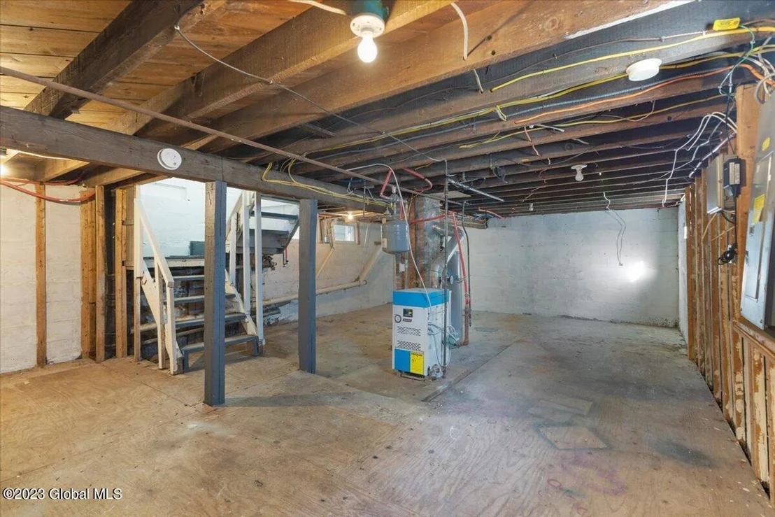 Photo of 160 6th Street