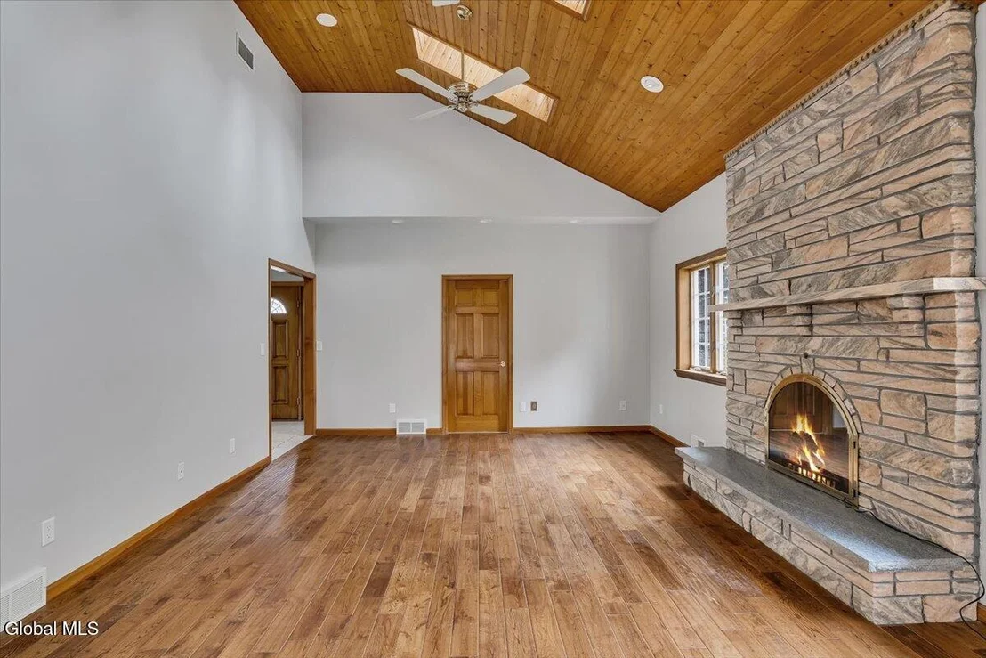 Photo of 1306 Putnam Road