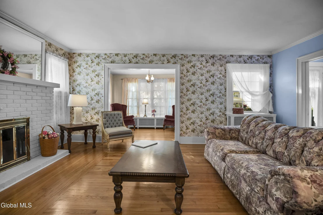 Photo of 820 Central Parkway