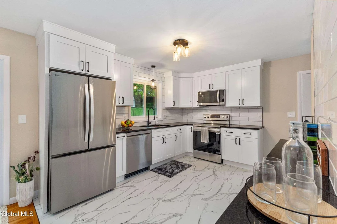 Photo of 34 Wolfert Avenue