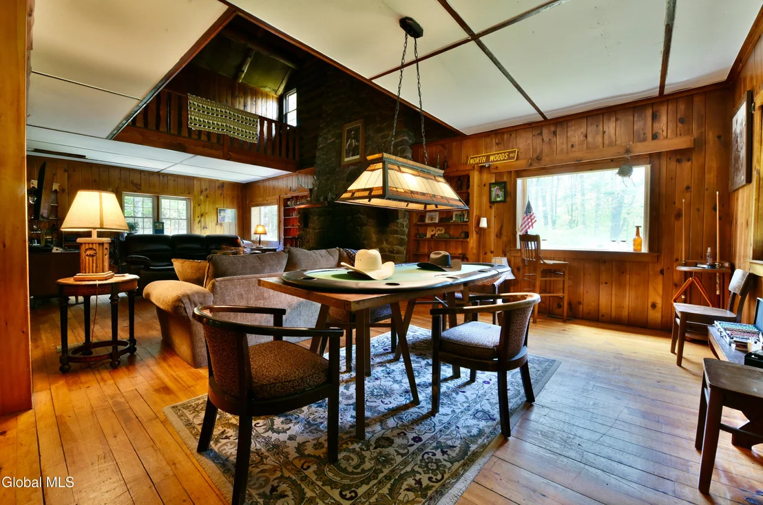 Photo of 746 Howe Road