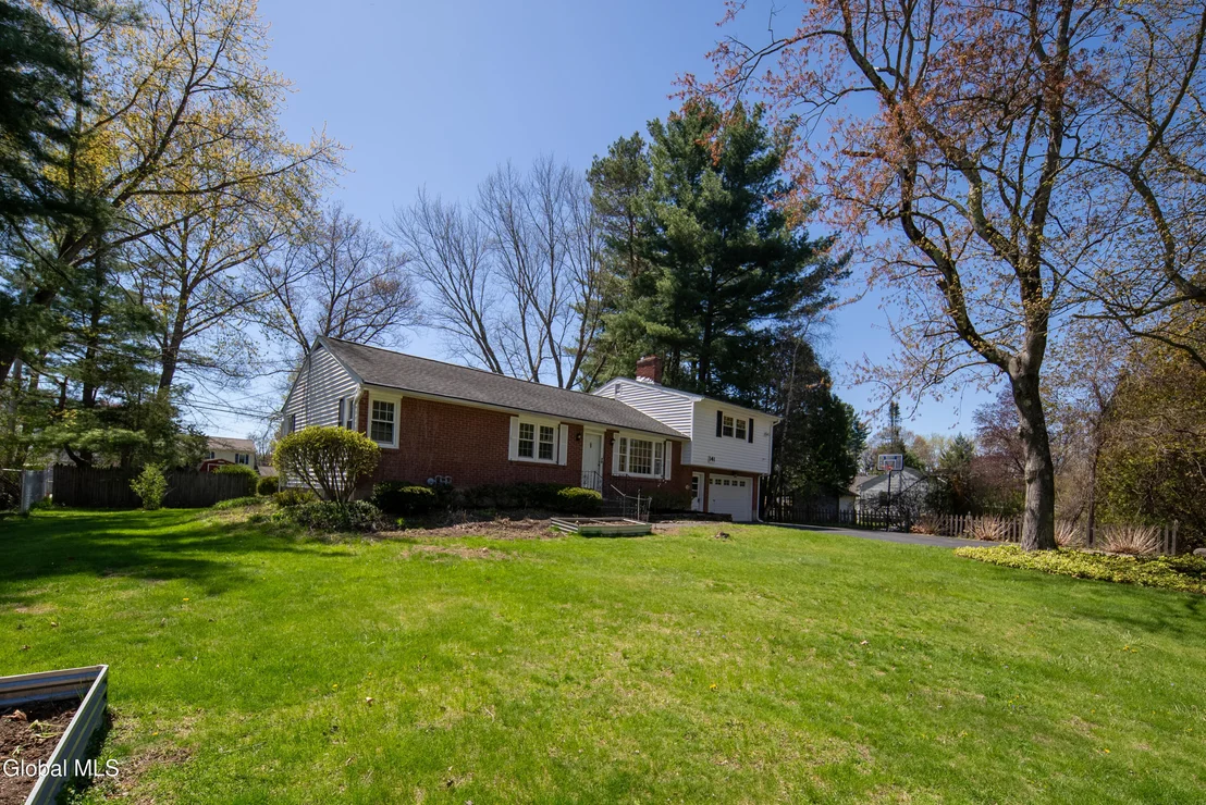 Photo of 141 Birchwood Drive