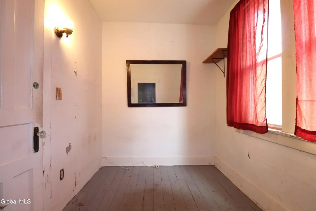 Photo of 10 Daggett Terrace
