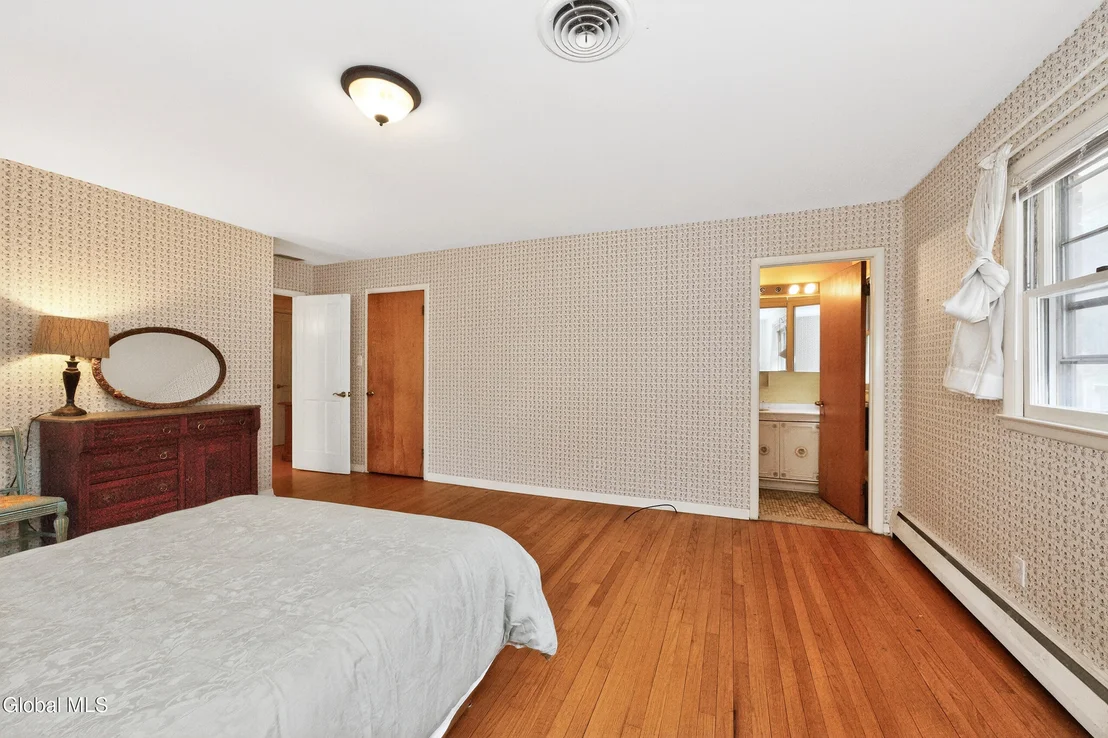 Photo of 7 N Maple Lane