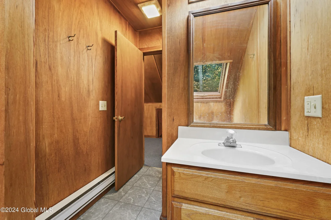 Photo of 680 Taborton Road