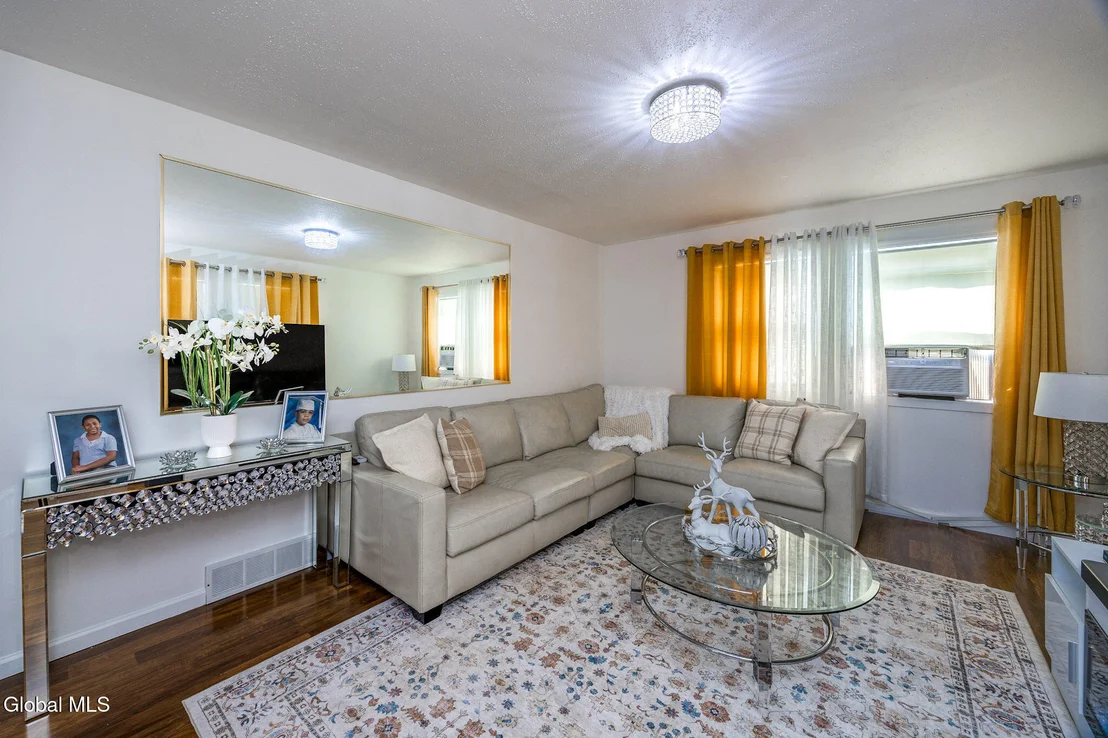 Photo of 821 Hillside Avenue