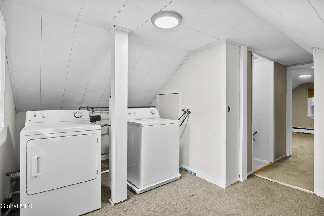 Photo of 1083 Inner Drive
