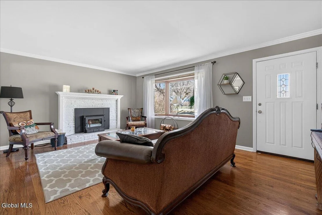 Photo of 221 Droms Road