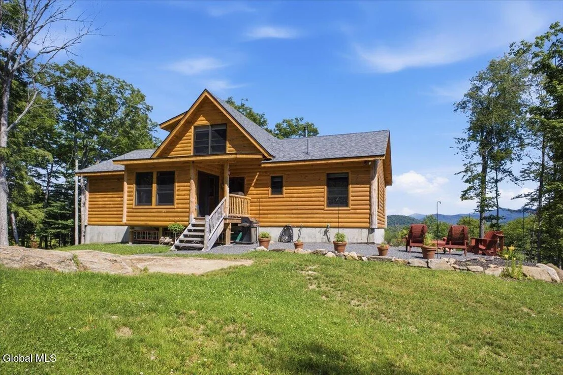 Photo of 1482 Tupper Road