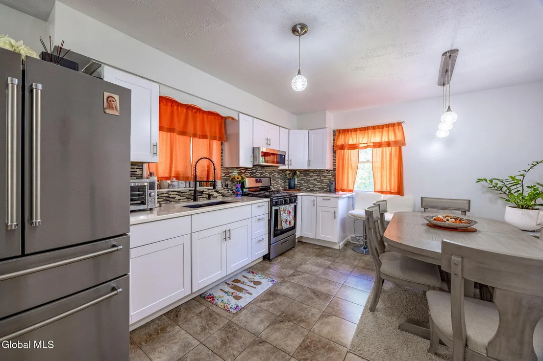 Photo of 821 Hillside Avenue