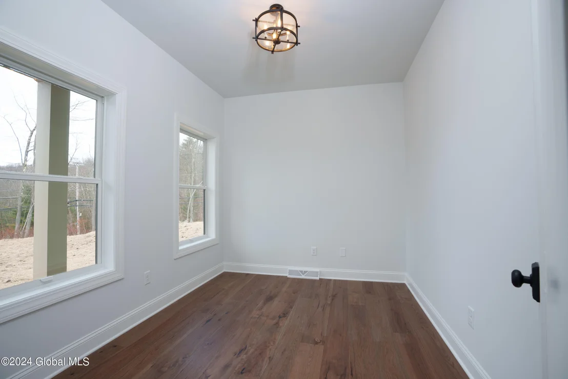 Photo of 245 Sharpe Road