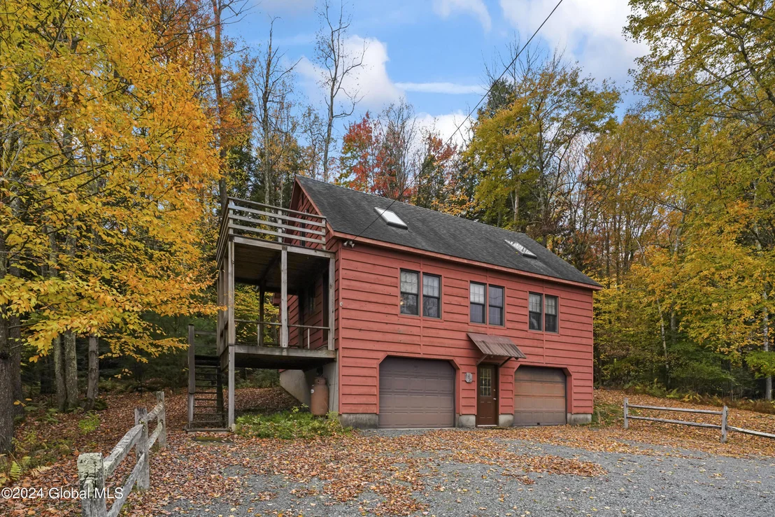 Photo of 680 Taborton Road