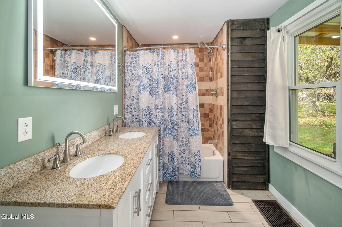 Photo of 223 Grovenors Corners Road