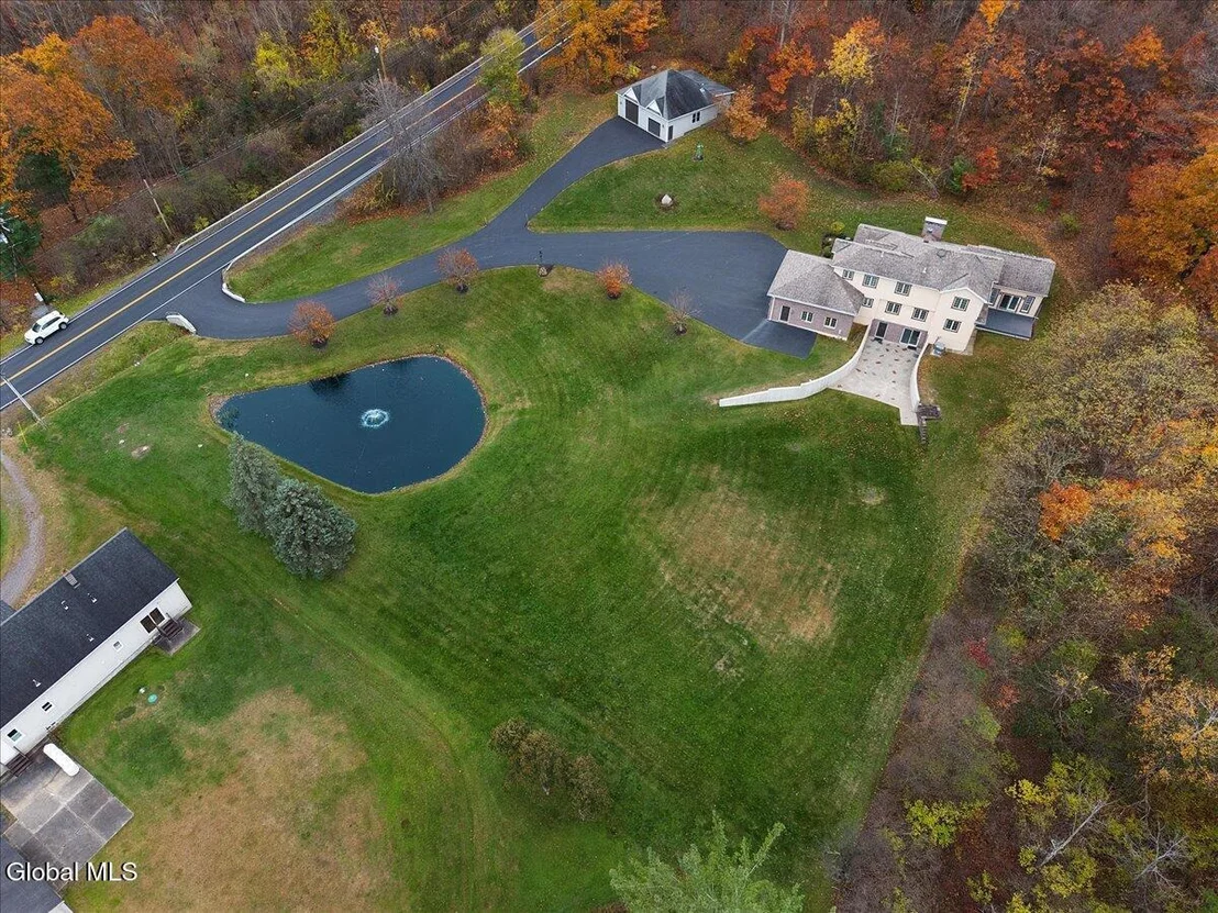 Photo of 1306 Putnam Road