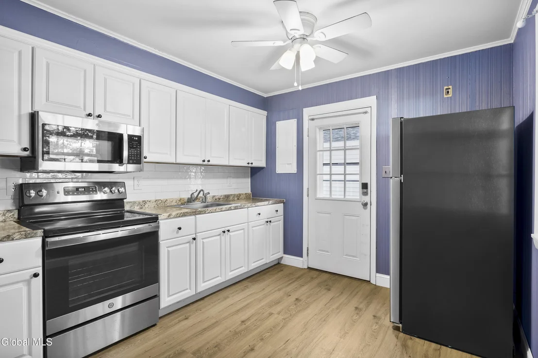 Photo of 1083 Inner Drive