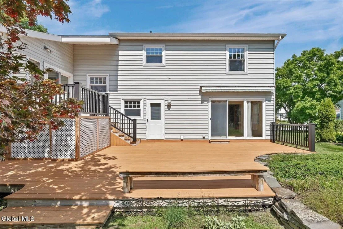 Photo of 109 Oakwood Drive