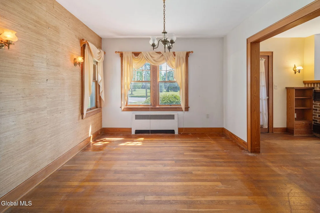 Photo of 122 Clinton Circle