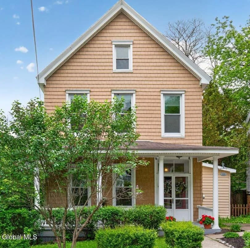 Photo of 121 Maple Avenue