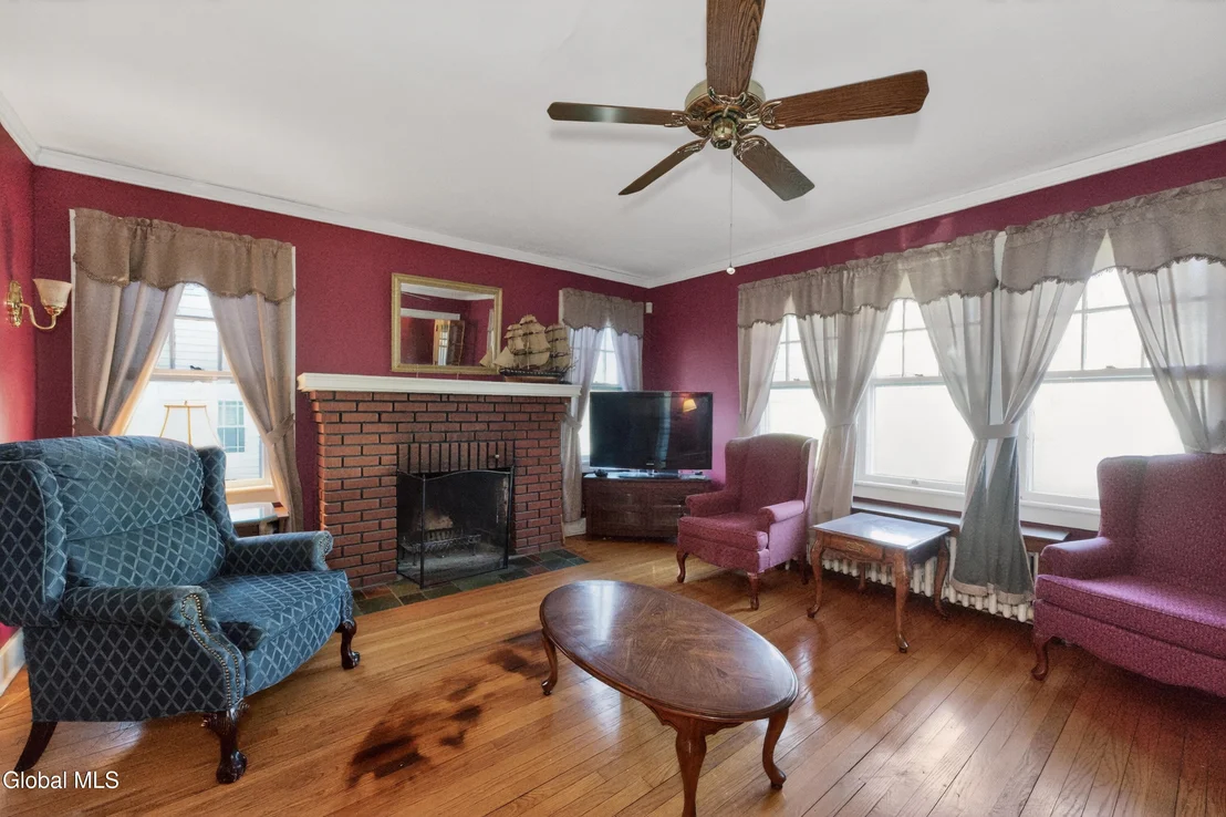 Photo of 1450 Baker Avenue