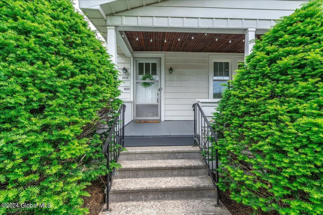 Photo of 1102 Baker Avenue