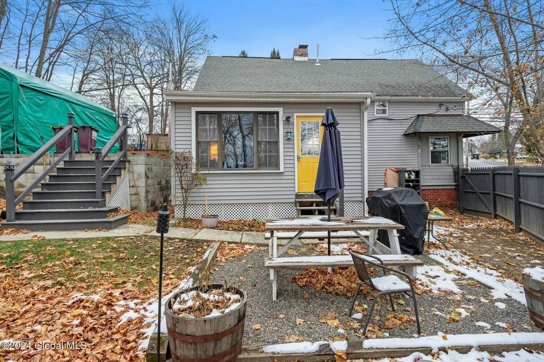 Photo of 35 Mountainview Avenue