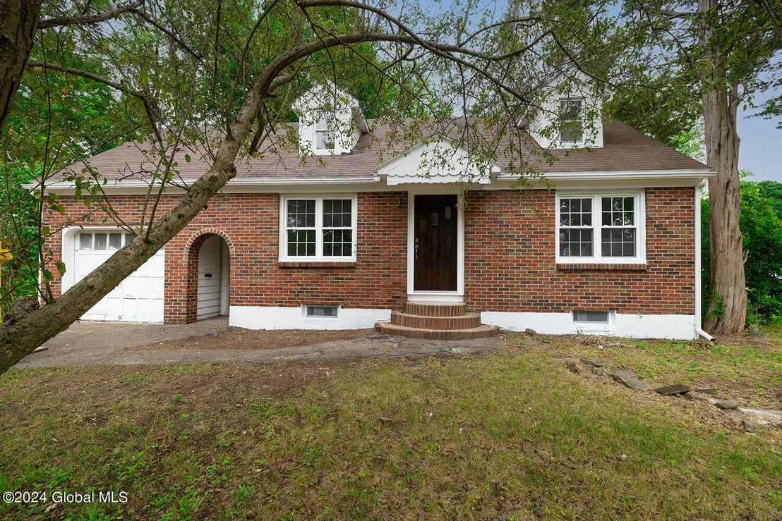 Photo of 1025 Peter Road