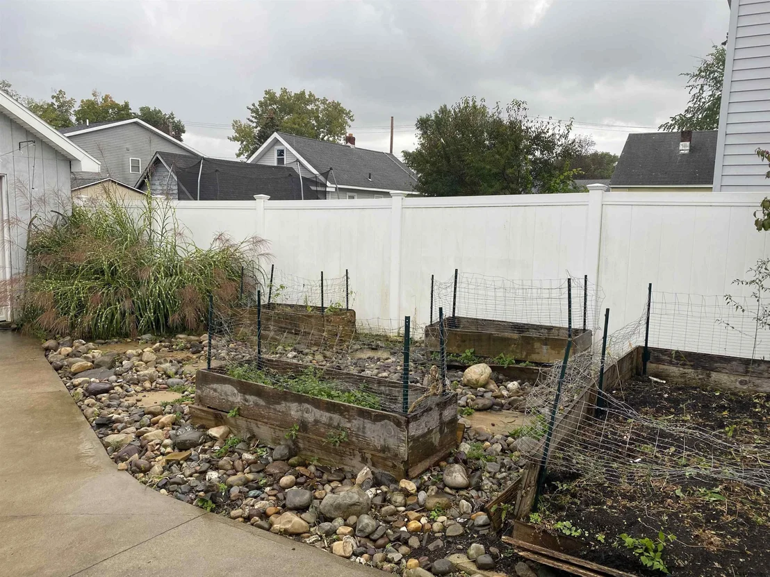 Photo of 132 OREGON Avenue