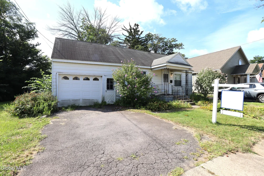 Photo of 2116 Neil Street