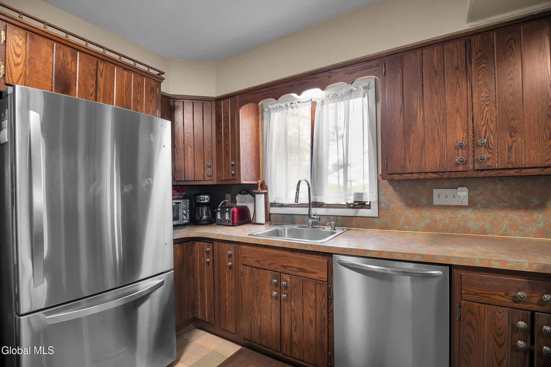 Photo of 820 Central Parkway