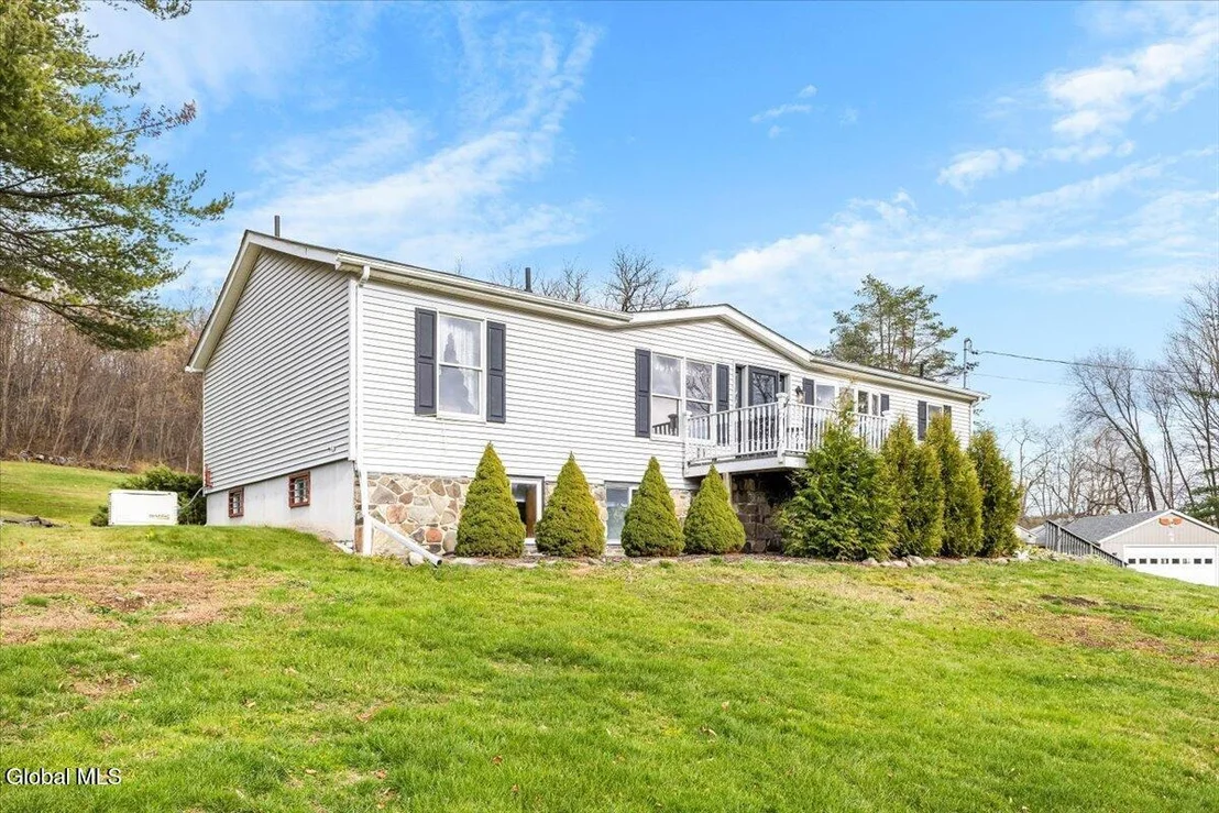 Photo of 858 Stone Bridge Road