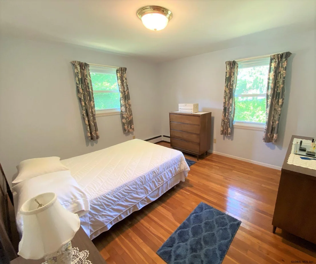 Photo of 51 MANCHESTER Drive