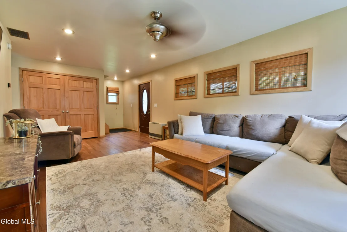 Photo of 87 Lasher Road