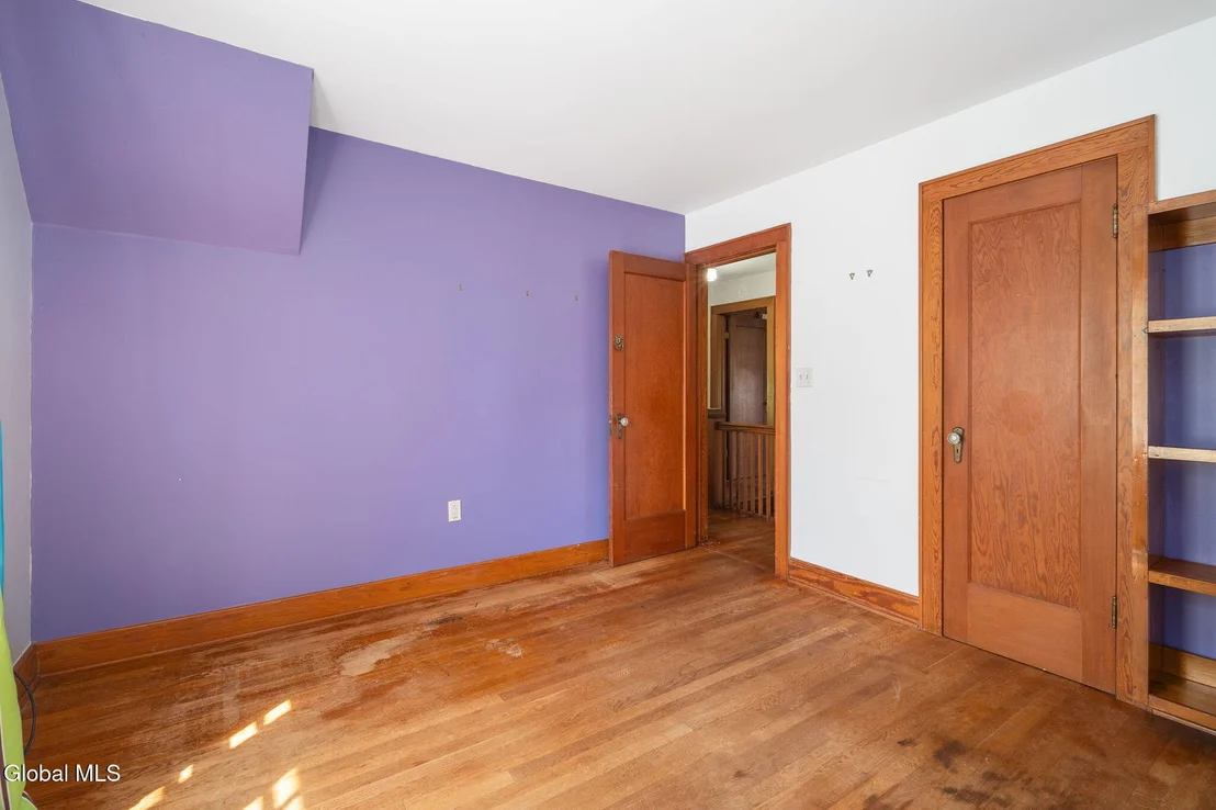 Photo of 122 Clinton Circle