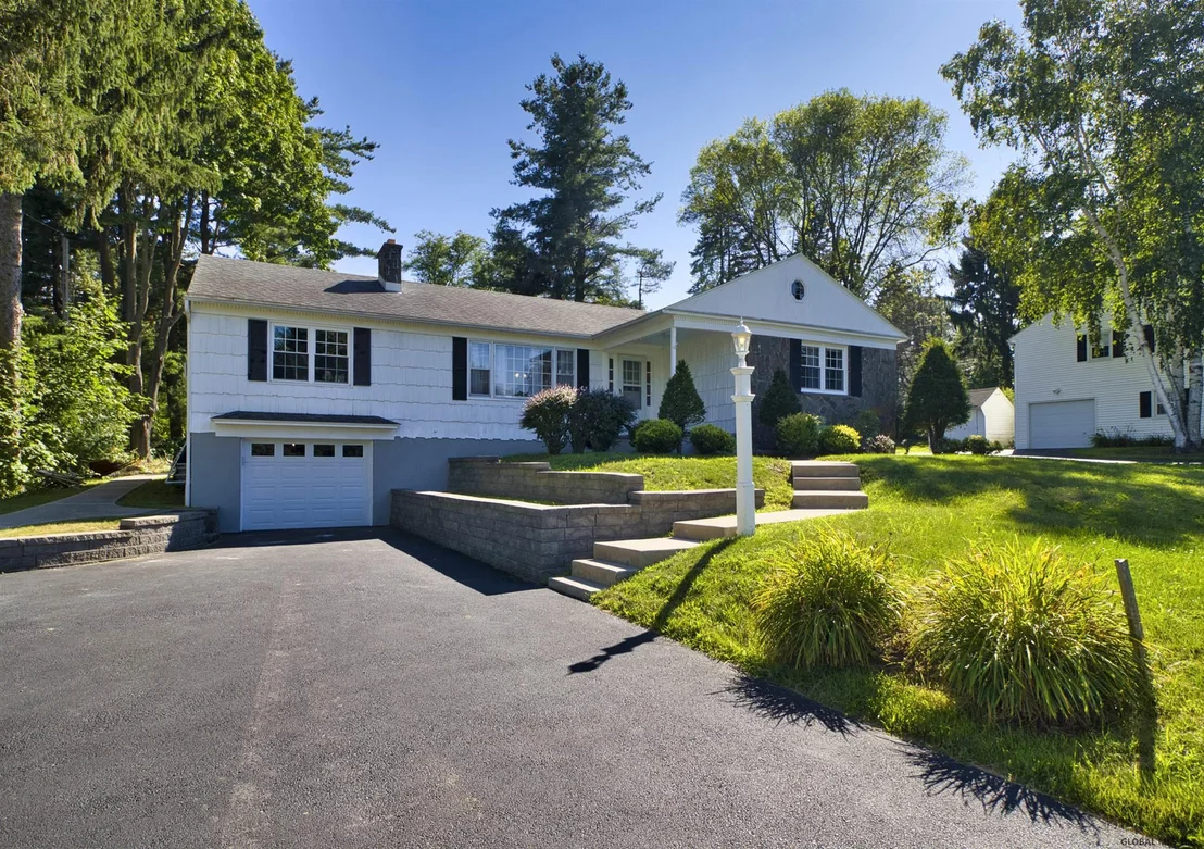 Photo of 2158 RIVER Road