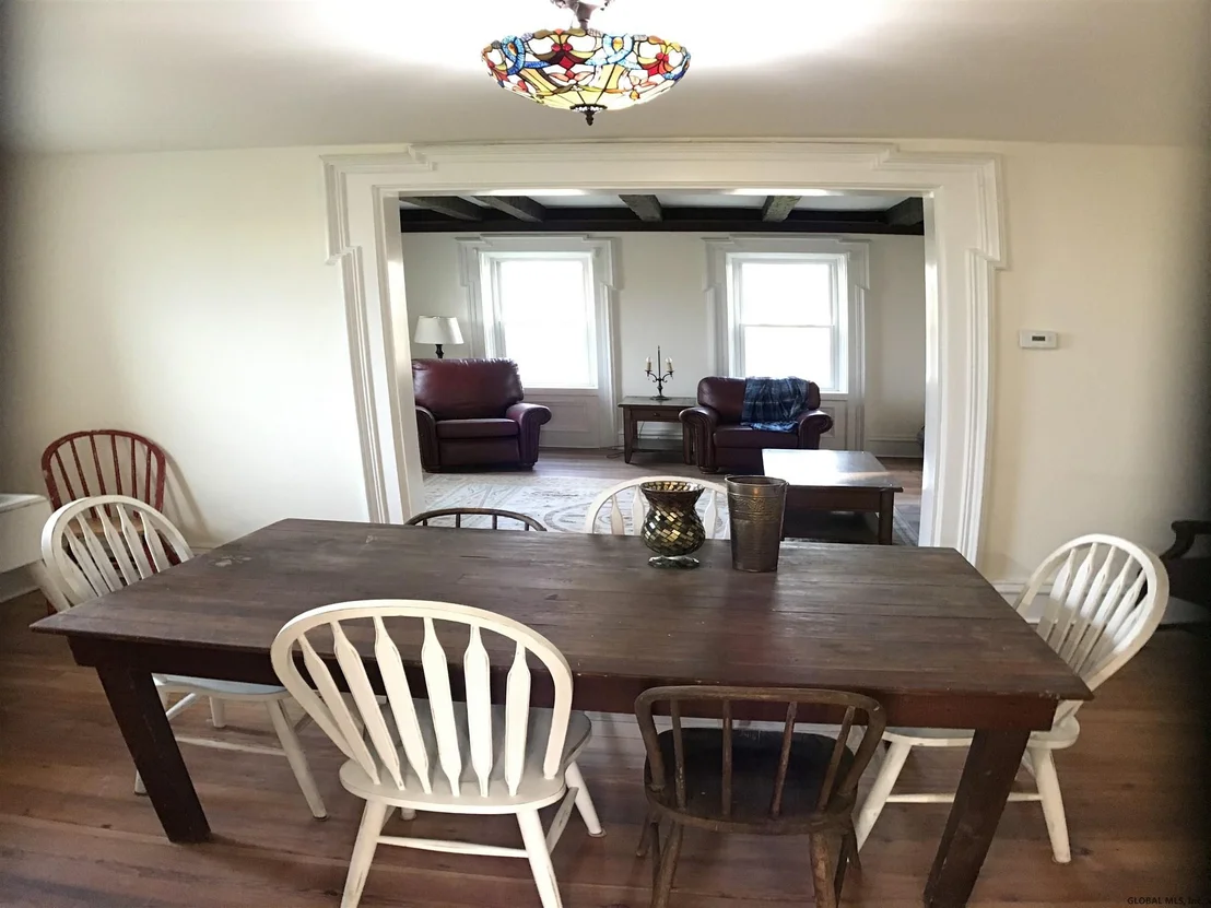 Photo of 1237 W RIVER Road
