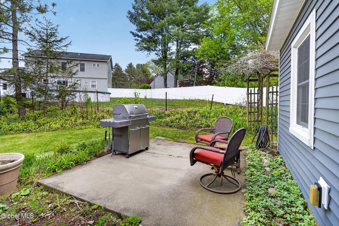 Photo of 16 Leonard Drive
