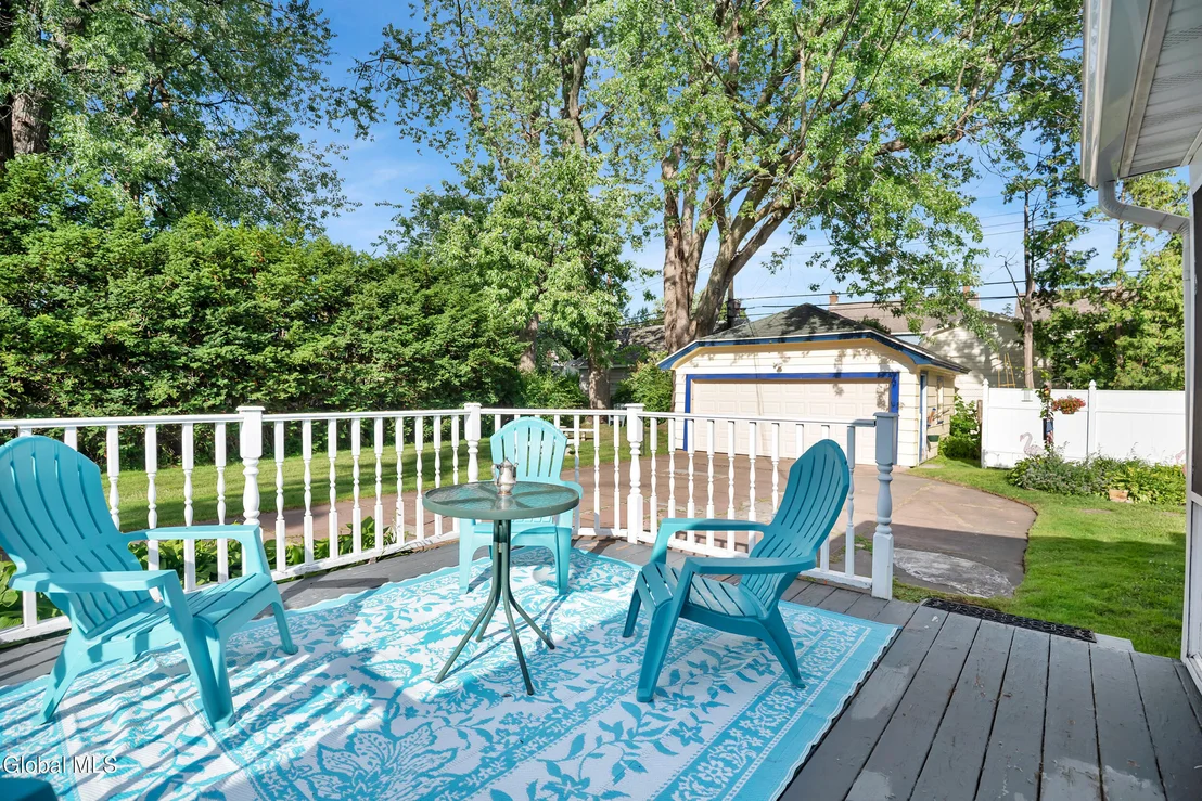 Photo of 820 Central Parkway