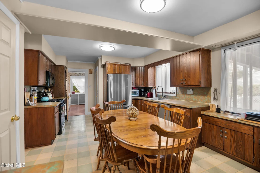 Photo of 820 Central Parkway