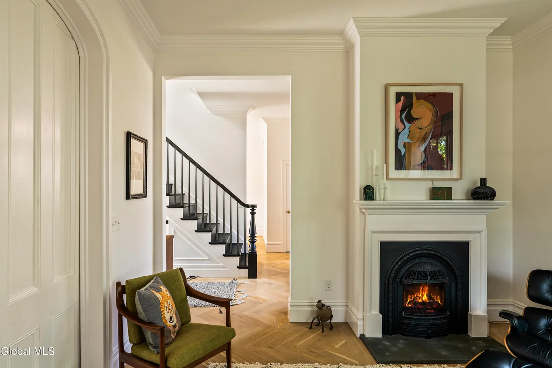 Photo of 33 Davis Street