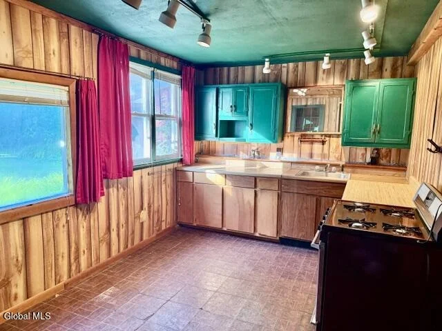 Photo of 28 Starcrest Drive