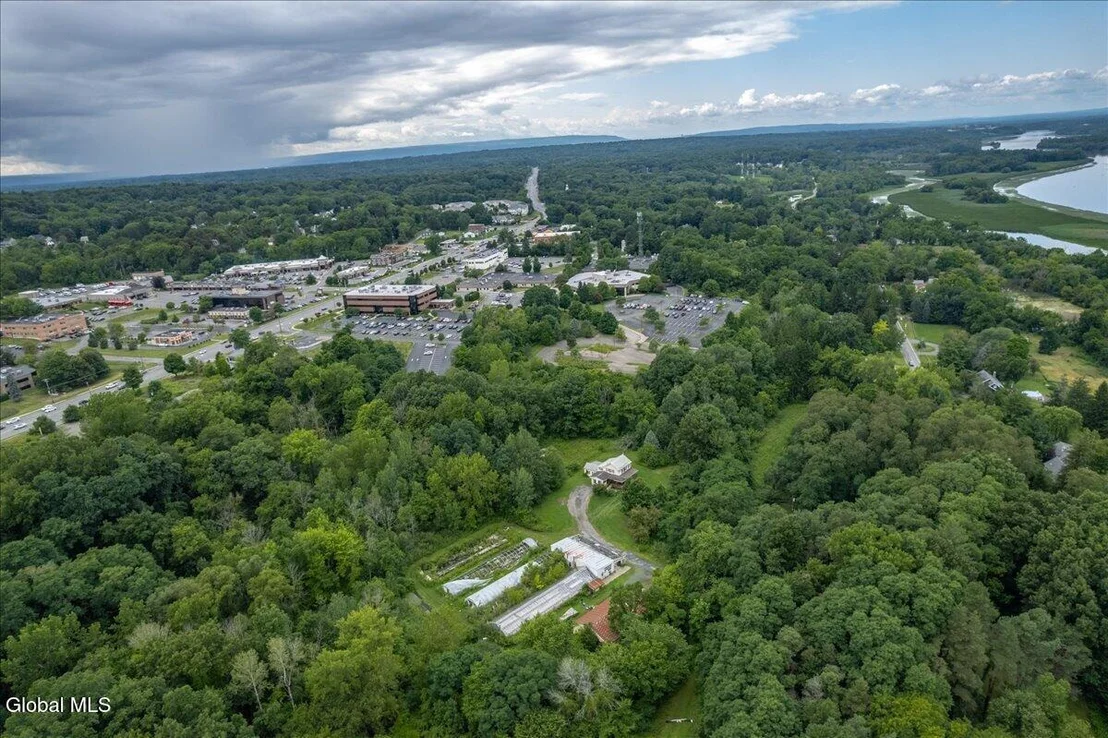 Photo of 4072 River Road