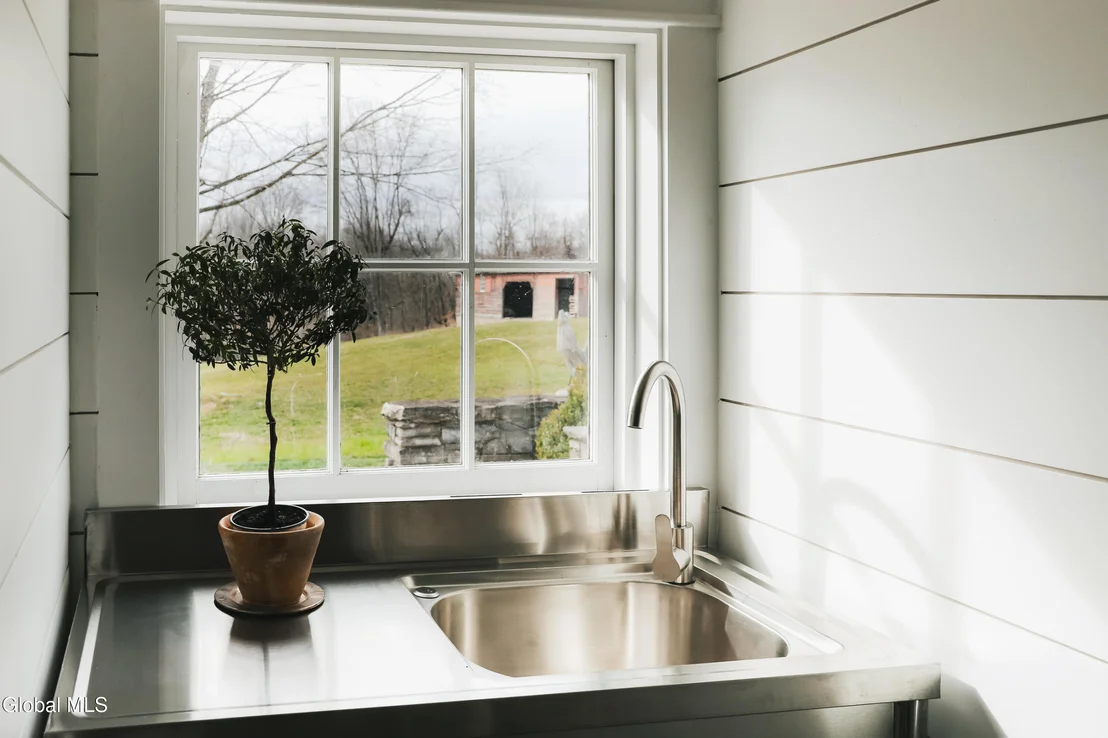 Photo of 433 Rapp Road
