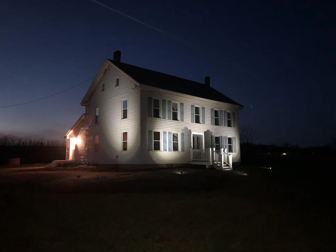 Photo of 1237 W RIVER Road