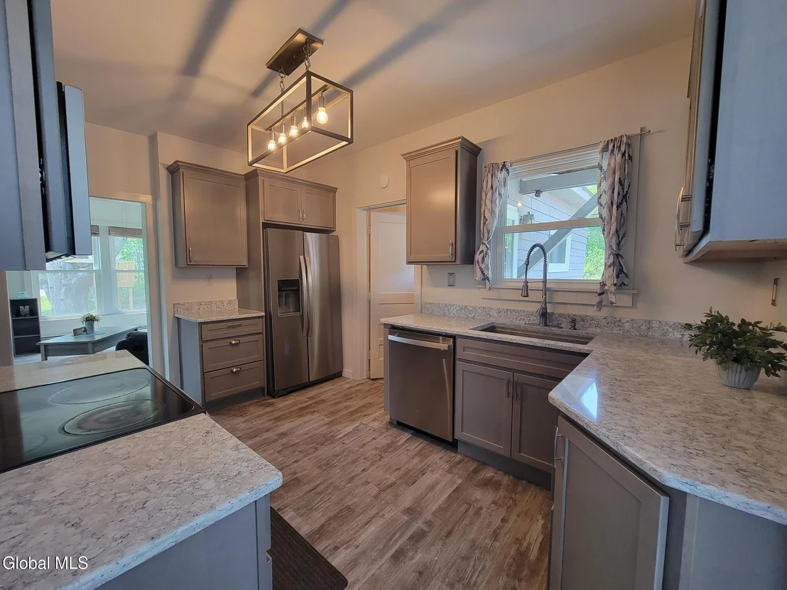 Photo of 963 U.S. Route 9