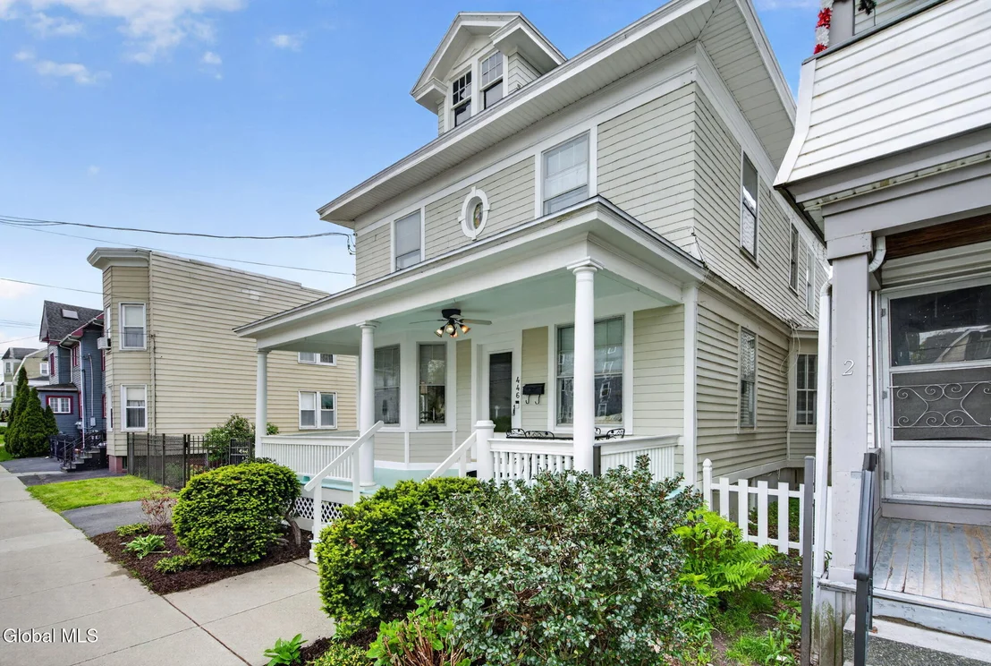Photo of 446 Yates Street