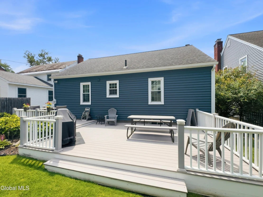 Photo of 2313 Barcelona Road