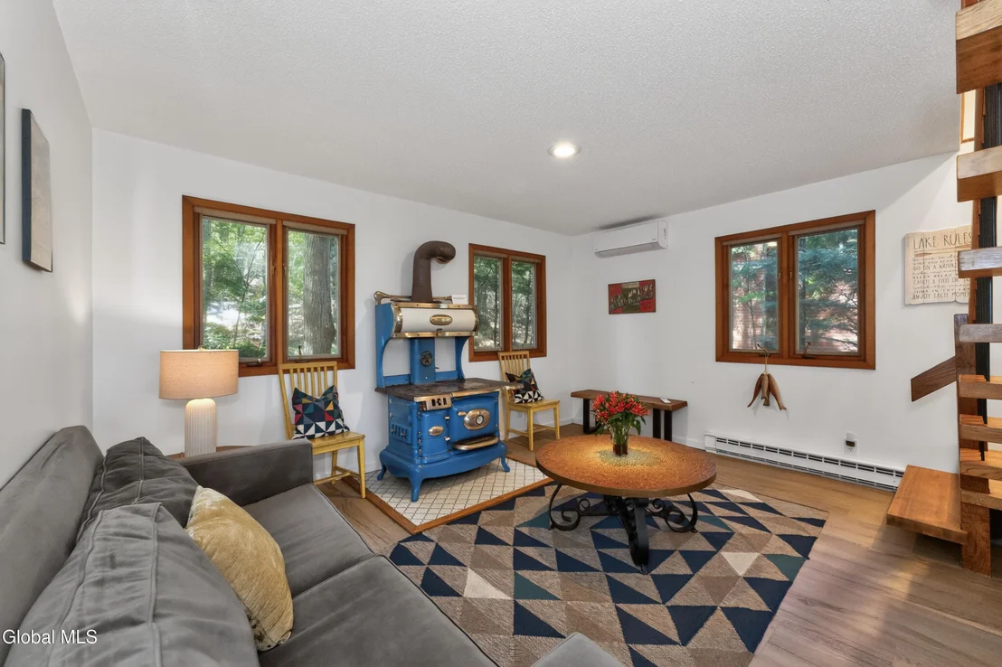 Photo of 55 Lakeview Drive