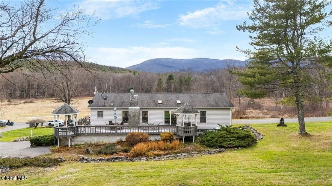 Photo of 858 Stone Bridge Road